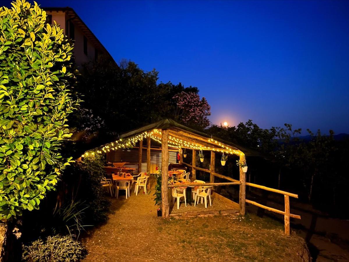 Locanda Agrogallo Carro Buitenkant foto