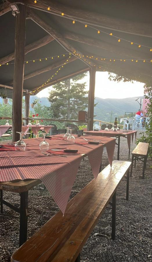 Locanda Agrogallo Carro Buitenkant foto