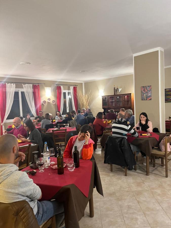 Locanda Agrogallo Carro Buitenkant foto